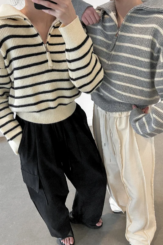 Relaxed Fashion STRIPED HALF ZIP SWEATER