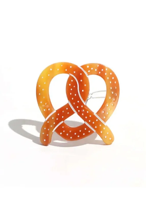 British casual Pretzel Barette