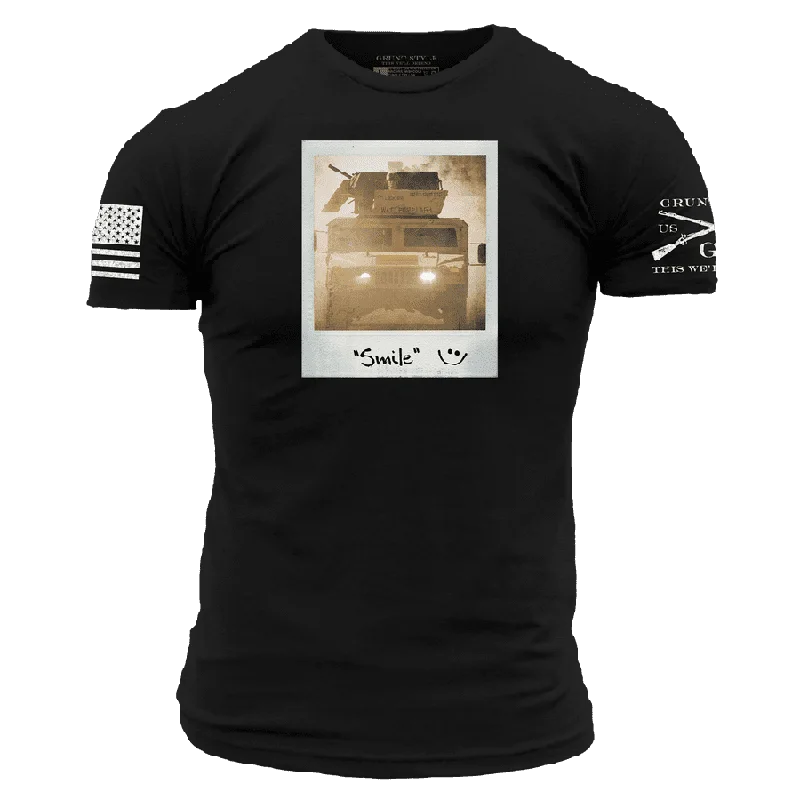 Feminine Charm Smile T-Shirt - Black