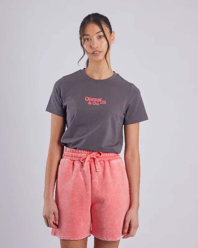 Design Perception Marva Tee Dark Clay