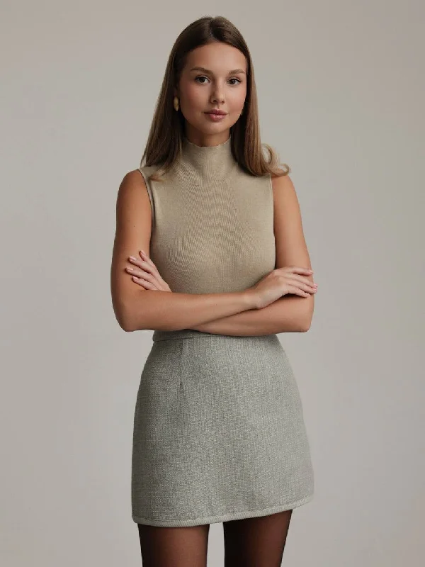 Leisure And Entertainment Classic High-Neck Top