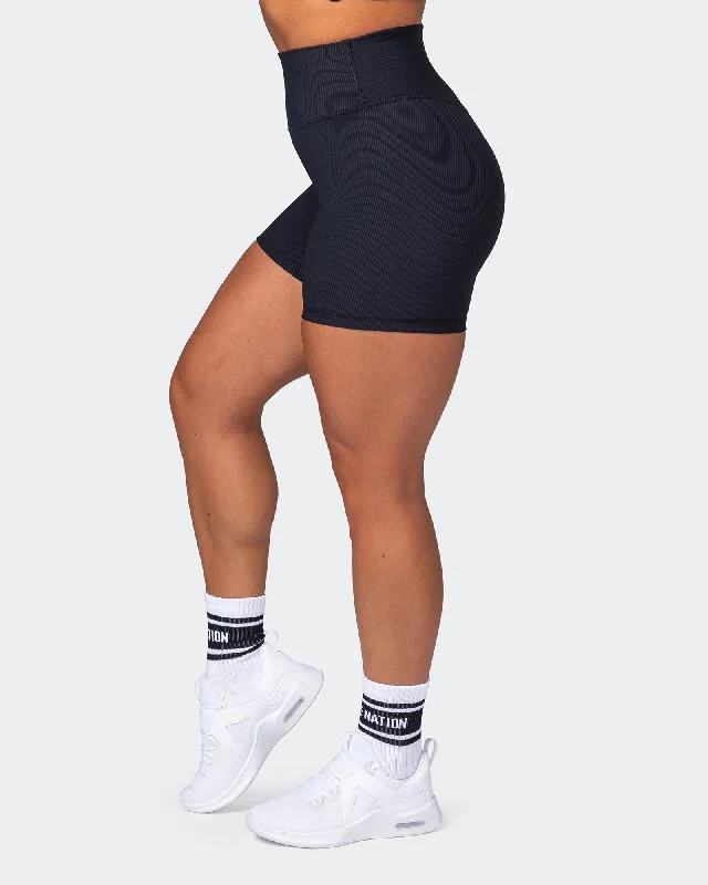 Fresh And Elegant Zero Rise Rib Midway Shorts - Black