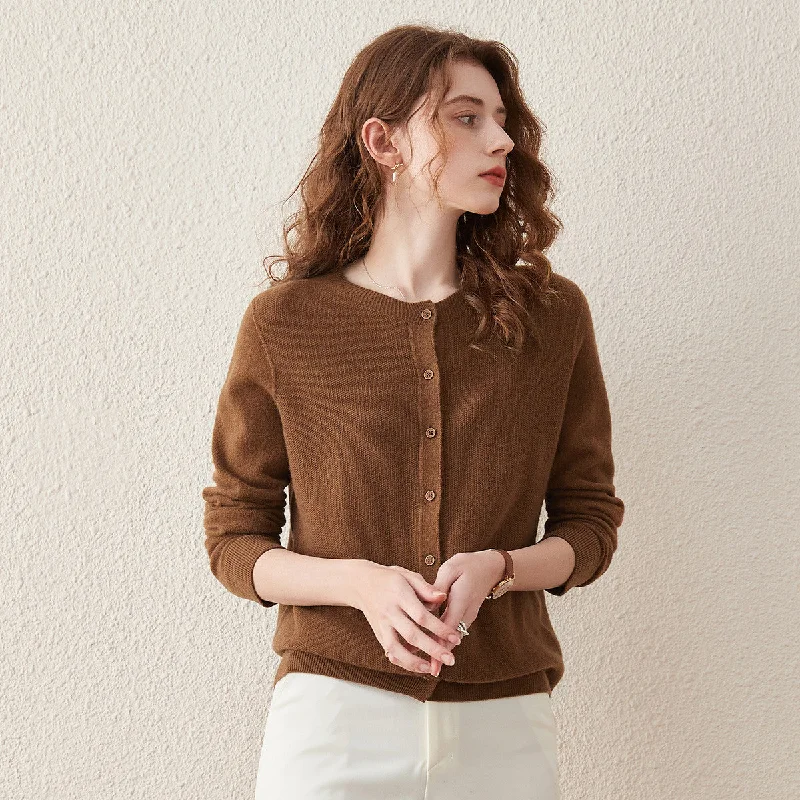 Exquisite Embroidery 100% Wool Round Neck Knitted Cardigan Sweater