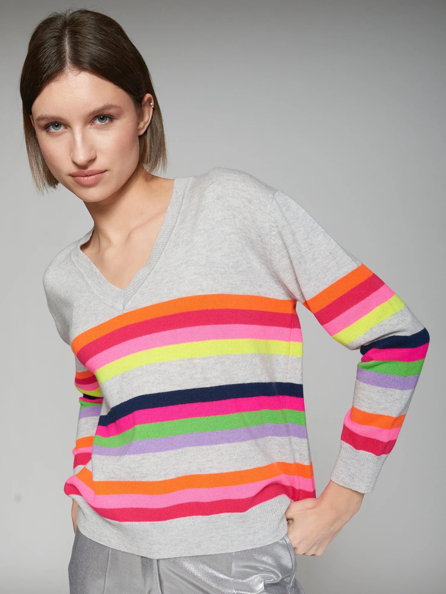 Classic Items Vilagallo V-Neck Striped Sweater