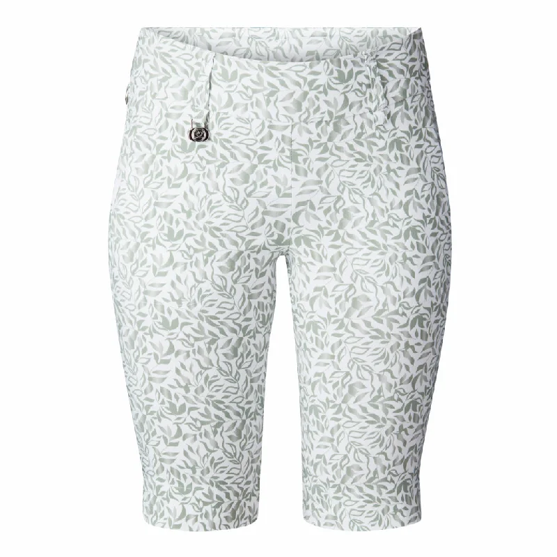 Trendy and versatile SIZE 6 - DAILY SPORTS Print Magic City Shorts 296 56cm Leaves