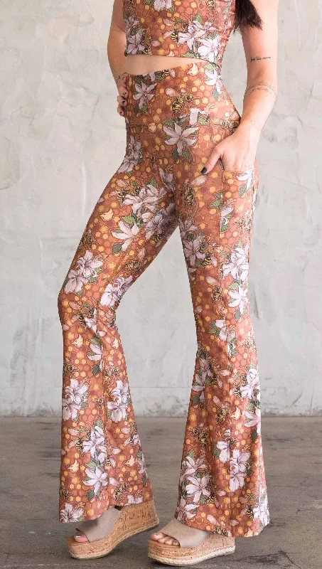 Casual Elegance Honeybees - Featherlight Bells