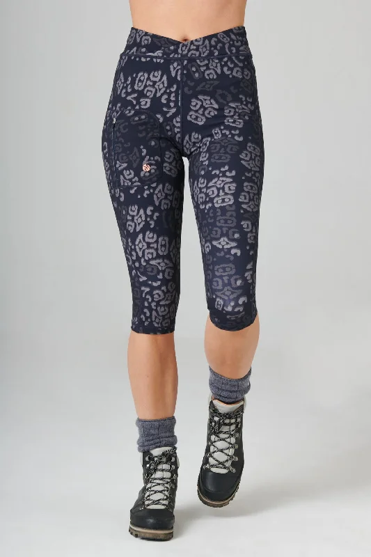 Urban Design Sense The Recycled Outdoor Capri Leggings - Navy Wild Print