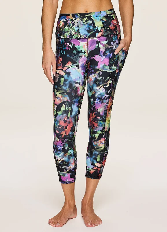 Editorial Design Blooming For You Super Soft Capri