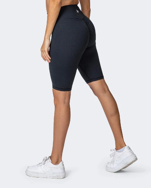 Single item design Signature Scrunch Referee Length Shorts - Black