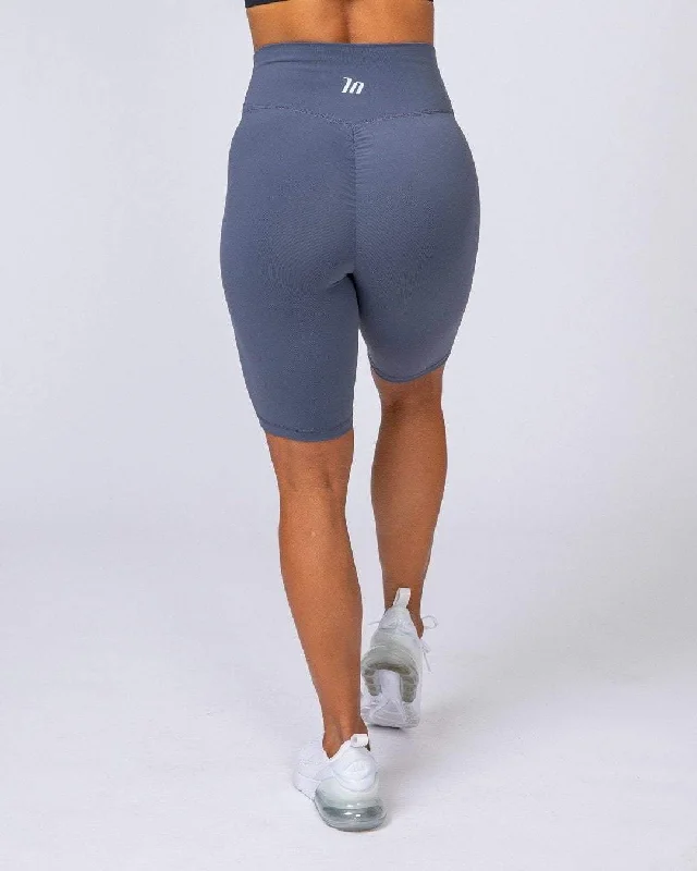 High-quality Styles Signature Referee Length High Waist Scrunch - Titanium