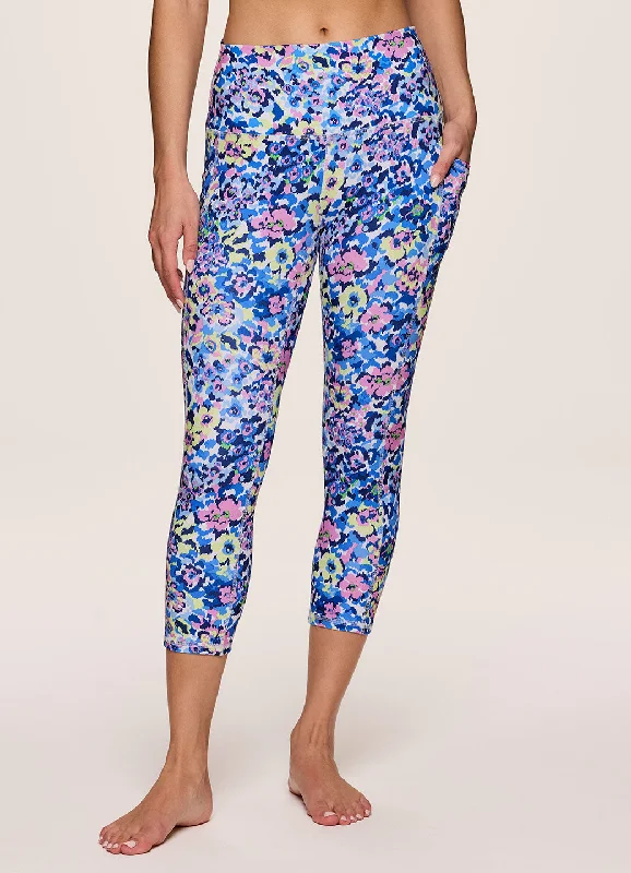 Goddess Style Picking Petals Super Soft Capri