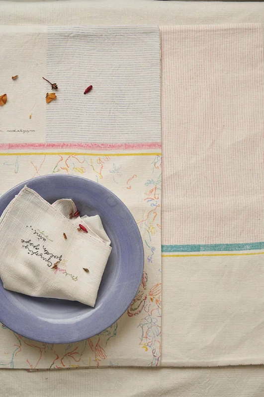 Warm and substantial TABLE MAT SET